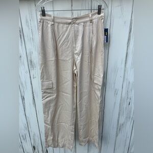 Women's Cream Universal Threads pleated Drapey Cargo Pants Size 8 NWT